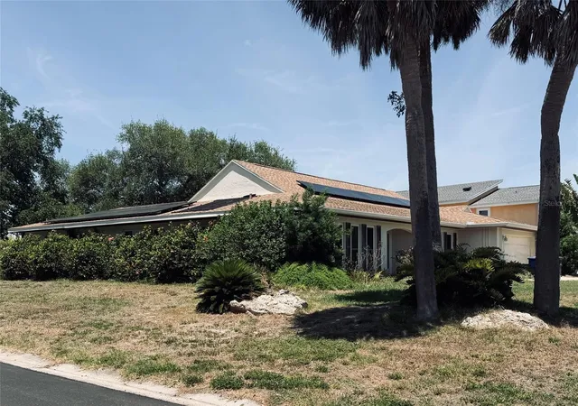 Photo 3 of Single family home for sale at 453 S Shore Dr, Osprey, FL 34229 | MLS# O6439571 | Listing updated on 2026-09-25