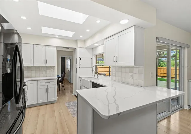 Photo 4 of Single family home for sale at 2923 Concord St, Sarasota, FL 34231 | MLS# A4705227 | Listing updated on 2026-09-14