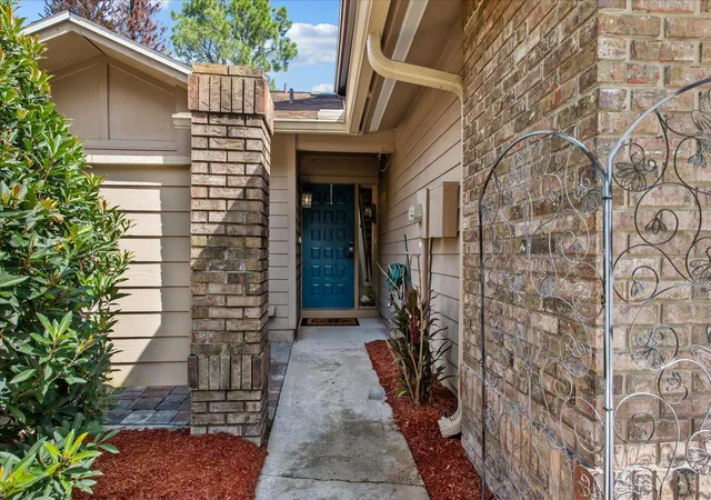 Photo 3 of Sale Pending at 391 Winchester Pl, Longwood, FL 32779 | MLS# O6439577 | Listing updated on 2026-09-29