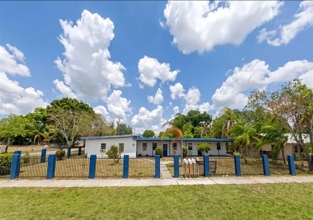 Listing Photo 1 - Condo for sale in building located at 1010 Eo Douglas Ave, SEBRING, FL 33870 - Unit #S1-4