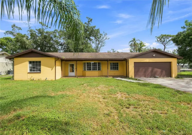 Photo 1 of Single family home for sale at 8906 E Lanway Dr, Tampa, FL 33637 | MLS# TB8546030 | Listing updated on 2026-09-06