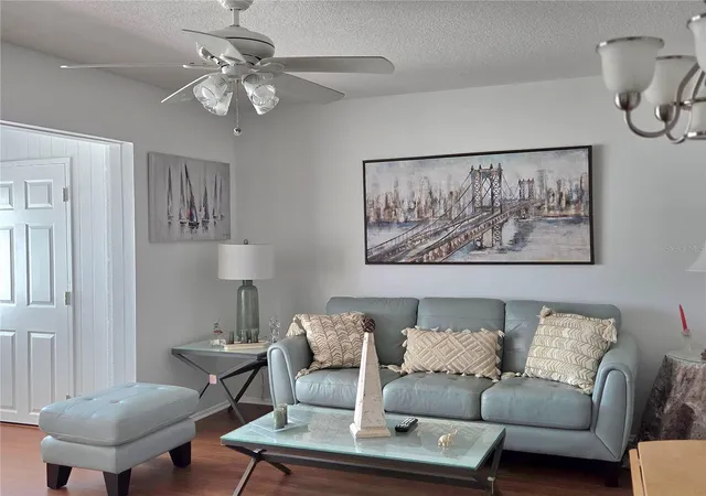 Listing Photo 5 - Condo for sale in building located at 6022 Lilli Wy, BRADENTON, FL 34207 - Unit #6022