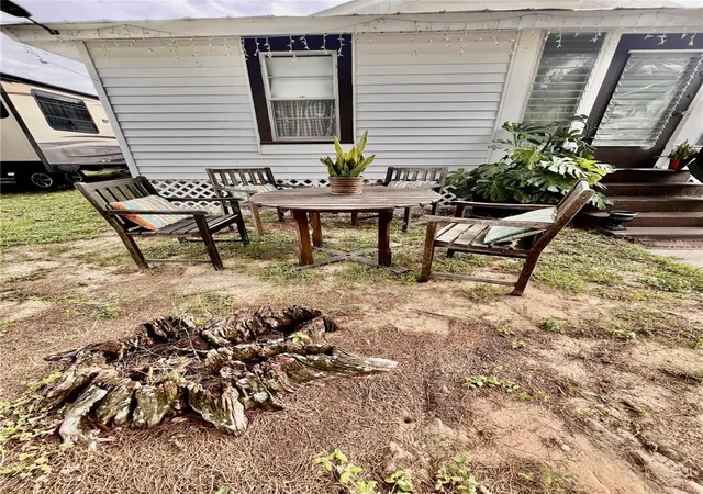 Photo 4 of Single family home for sale at 400 Virginia St, Frostproof, FL 33843 | MLS# K4903763 | Listing updated on 2026-10-06
