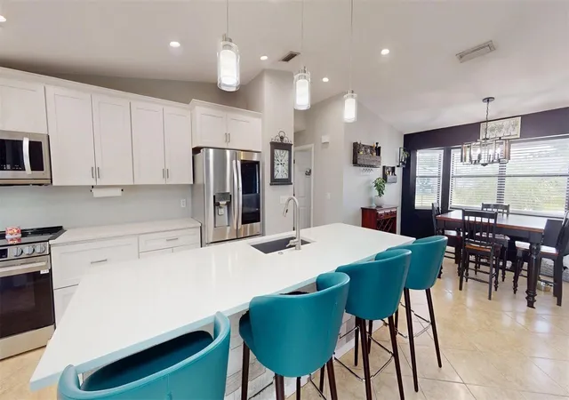 Photo 4 of Single family home for sale at 2461 Gold Oak Ct E, Sarasota, FL 34232 | MLS# A4705232 | Listing updated on 2026-09-08