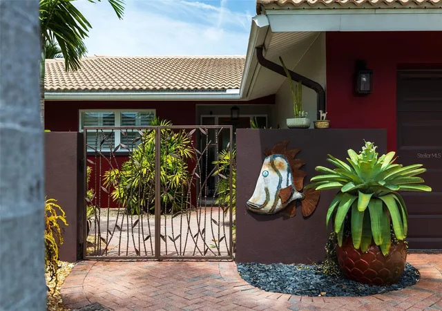 Photo 4 of Single family home for sale at 4501 37th Street S, Saint Petersburg, FL 33711 | MLS# TB8546041 | Listing updated on 2026-10-12