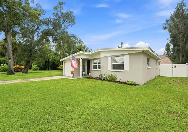 Photo 2 of Single family home for sale at 1773 Ezelle Ave, Largo, FL 33770 | MLS# TB8546044 | Listing updated on 2026-09-28
