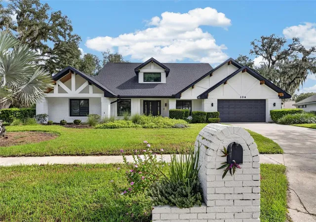 Photo 1 of Single family home for sale at 104 Barrington Dr, Brandon, FL 33511 | MLS# A4705244 | Listing updated on 2026-09-06