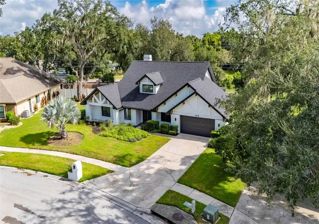 Photo 2 of Single family home for sale at 104 Barrington Dr, Brandon, FL 33511 | MLS# A4705244 | Listing updated on 2026-09-06