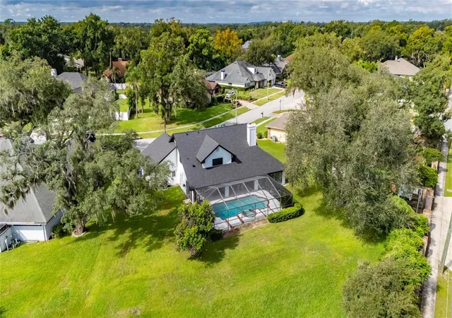 Photo 3 of Single family home for sale at 104 Barrington Dr, Brandon, FL 33511 | MLS# A4705244 | Listing updated on 2026-09-06