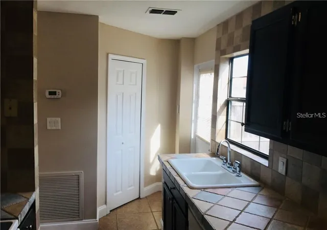 Photo 3 of Townhouse for sale at 442 Hemlock St, Altamonte Springs, FL 32714 | MLS# O6439600 | Listing updated on 2026-09-20