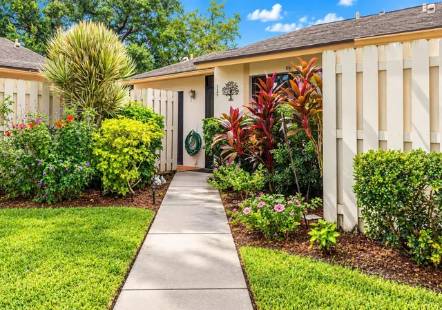 Photo 3 of Condo for sale at 2929 60th Street W, Bradenton, FL 34209 | MLS# A4705250 | Listing updated on 2026-10-06