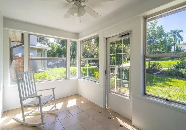 Photo 4 of Single family home for sale at 617 E 1st Street, Apopka, FL 32703 | MLS# O6439609 | Listing updated on 2026-09-11