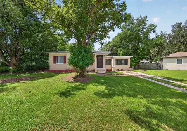 Photo 1 of Single family home for sale at 2402 S Summerlin Ave, Sanford, FL 32771 | MLS# S5157032 | Listing updated on 2026-09-06