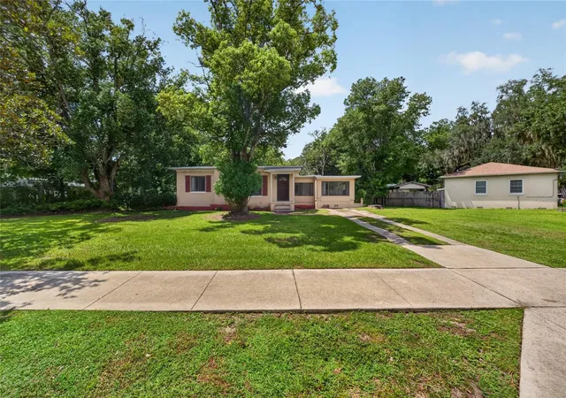 Photo 2 of Single family home for sale at 2402 S Summerlin Ave, Sanford, FL 32771 | MLS# S5157032 | Listing updated on 2026-09-06