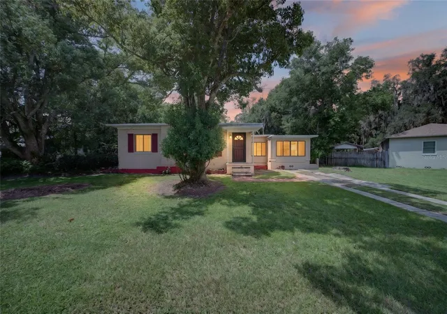 Photo 3 of Single family home for sale at 2402 S Summerlin Ave, Sanford, FL 32771 | MLS# S5157032 | Listing updated on 2026-09-24
