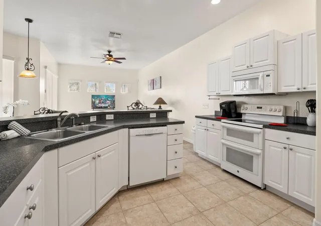 Photo 2 of Single family home for sale at 805 Tuscan Hills Blvd, Davenport, FL 33897 | MLS# O6439619 | Listing updated on 2026-09-14