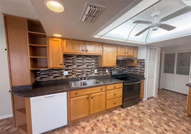 Photo 3 of Single family home for sale at 11187 Blythville Rd, Spring Hill, FL 34608 | MLS# O6439621 | Listing updated on 2026-09-18