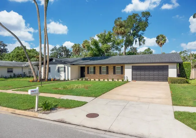 Photo 2 of Single family home for sale at 127 Aldean Dr, Sanford, FL 32771 | MLS# O6439624 | Listing updated on 2026-10-07