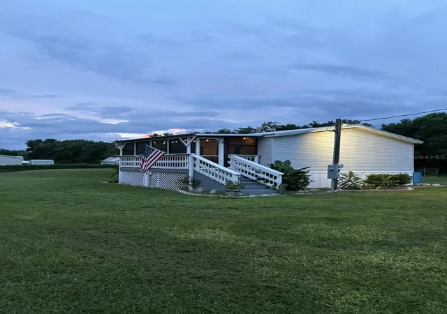 Photo 3 of Manufactured home for sale at 5212 Franklin Woodland Dr, Plant City, FL 33565 | MLS# TB8546081 | Listing updated on 2026-09-17