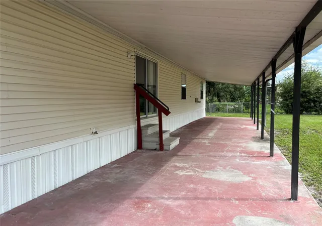 Photo 3 of Manufactured home for sale at 4120 Laurel Crst Dr, Mulberry, FL 33860 | MLS# B4902372 | Listing updated on 2026-09-28