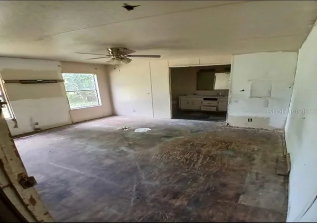 Photo 3 of Manufactured home for sale at 1116 40th Street NW, Winter Haven, FL 33881 | MLS# R4911936 | Listing updated on 2026-09-06
