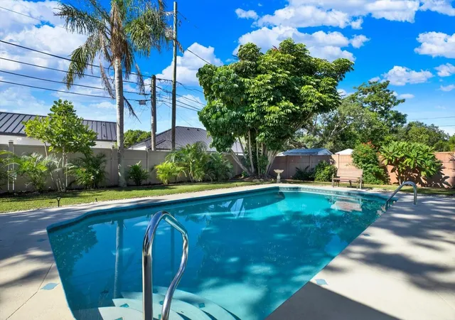 Photo 4 of Single family home for sale at 1601 Avoca Dr, Tarpon Springs, FL 34689 | MLS# TB8546086 | Listing updated on 2026-09-19