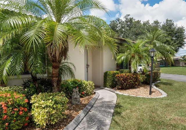 Photo 3 of Condo for sale at 888 Senda Oro #6, Venice, FL 34293 | MLS# TB8546089 | Listing updated on 2026-09-14