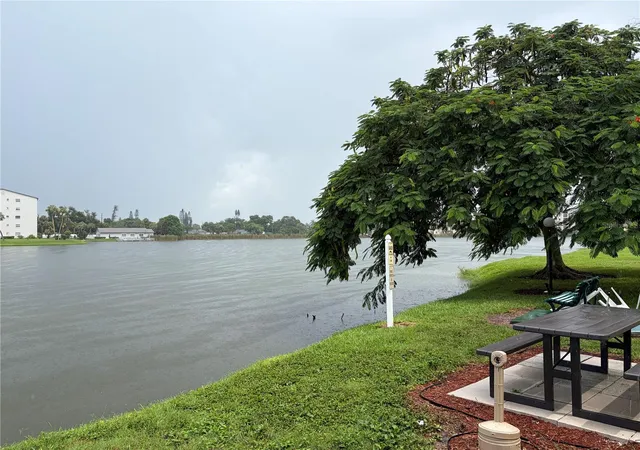 Photo 16 of Condo for sale at 3753 Lake Bayshore Dr #305, Bradenton, FL 34205 | MLS# TB8546099 | Listing updated on 2026-09-06