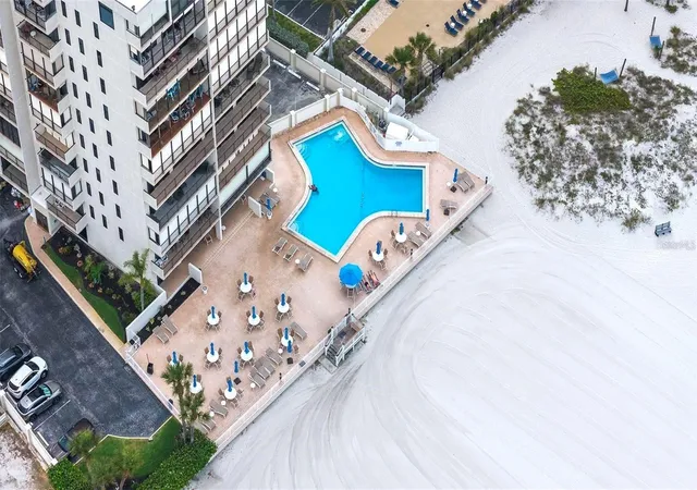 Listing Photo 4 - Condo for sale in building located at 5396 Gulf Blvd, St. Pete Beach, FL 33706 - Unit #909