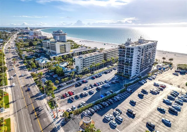 Listing Photo 5 - Condo for sale in building located at 5396 Gulf Blvd, St. Pete Beach, FL 33706 - Unit #909
