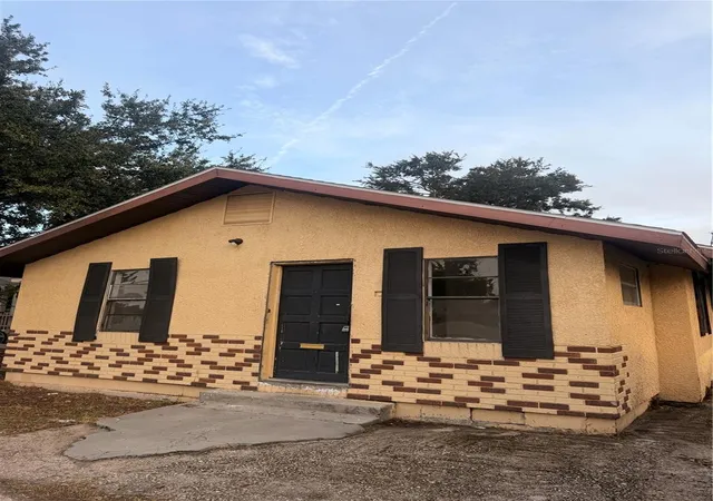 Photo 2 of Single family home for sale at 1110 Carlton St, Clearwater, FL 33755 | MLS# TB8546112 | Listing updated on 2026-09-23