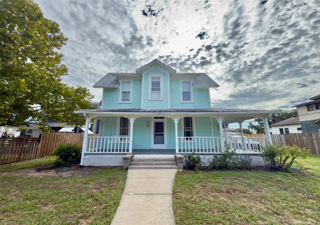 Sale Pending at 21 S Mary St, Eustis, FL 32726 | MLS# O6439644 | Listing updated on 2026-09-14