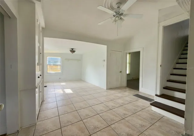 Photo 4 of Sale Pending at 21 S Mary St, Eustis, FL 32726 | MLS# O6439644 | Listing updated on 2026-09-14
