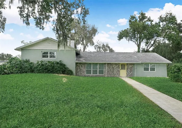 Photo 1 of Single family home for sale at 3102 Thonotosassa Rd, Plant City, FL 33565 | MLS# P4939791 | Listing updated on 2026-09-14