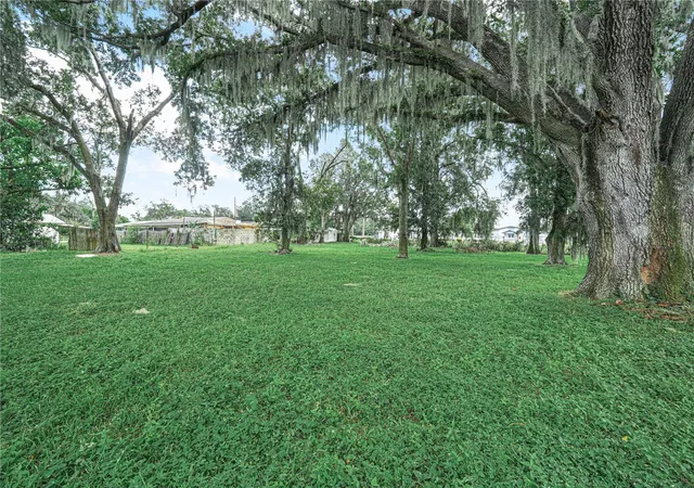 Photo 2 of Single family home for sale at 3102 Thonotosassa Rd, Plant City, FL 33565 | MLS# P4939791 | Listing updated on 2026-09-14