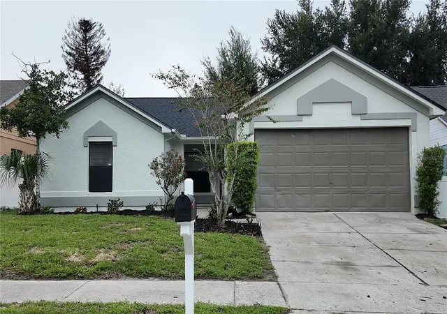 Photo 1 of Single family home for sale at 1025 Hornbeam St, Oviedo, FL 32765 | MLS# O6439650 | Listing updated on 2026-10-03