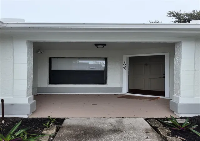 Photo 2 of Single family home for sale at 1025 Hornbeam St, Oviedo, FL 32765 | MLS# O6439650 | Listing updated on 2026-10-03