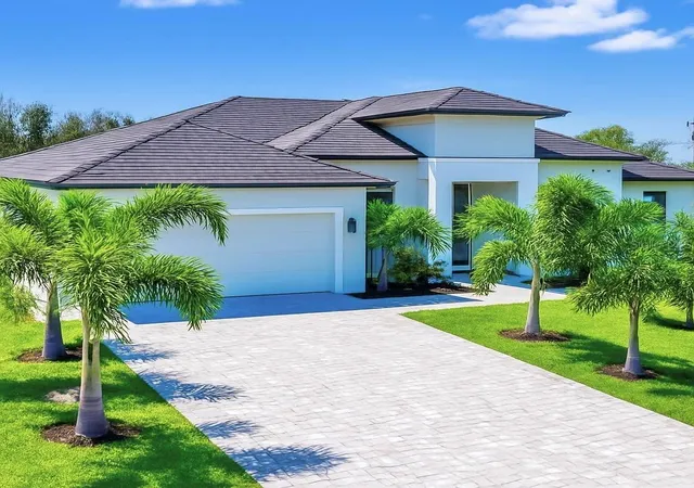 Photo 3 of Single family home for sale at 1 White Marsh Rd, Rotonda West, FL 33947 | MLS# A4705264 | Listing updated on 2026-09-22