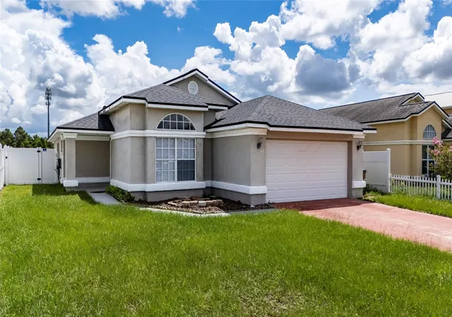 Photo 2 of Single family home for sale at 168 Seabreeze Cir, Kissimmee, FL 34743 | MLS# O6439652 | Listing updated on 2026-09-20
