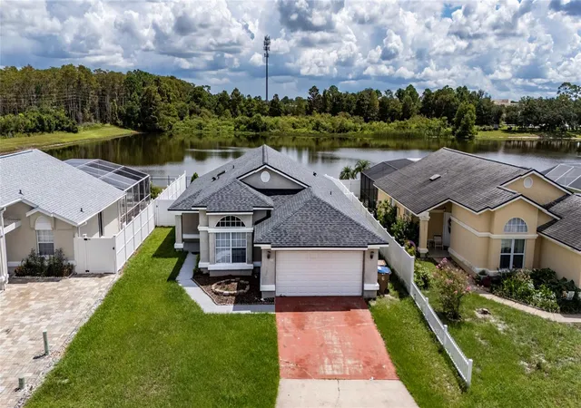 Photo 3 of Single family home for sale at 168 Seabreeze Cir, Kissimmee, FL 34743 | MLS# O6439652 | Listing updated on 2026-09-20