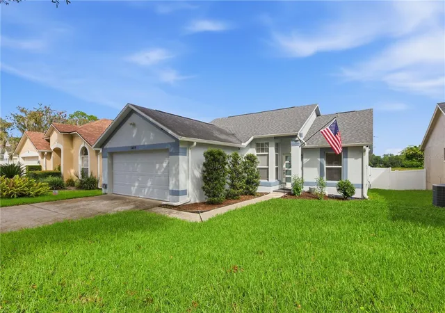 Photo 2 of Single family home for sale at 2489 Lake Jackson Cir, Apopka, FL 32703 | MLS# O6439653 | Listing updated on 2026-09-08