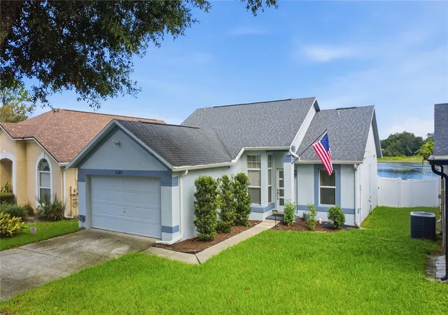 Photo 3 of Single family home for sale at 2489 Lake Jackson Cir, Apopka, FL 32703 | MLS# O6439653 | Listing updated on 2026-09-08