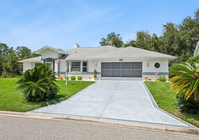 Photo 3 of Single family home for sale at 27138 Racquet Cir, Leesburg, FL 34748 | MLS# G5117456 | Listing updated on 2026-10-04