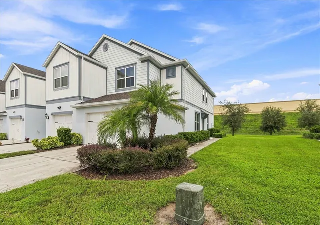 Photo 2 of Townhouse for sale at 3623 Plainview Dr, Orlando, FL 32824 | MLS# O6439665 | Listing updated on 2026-09-13