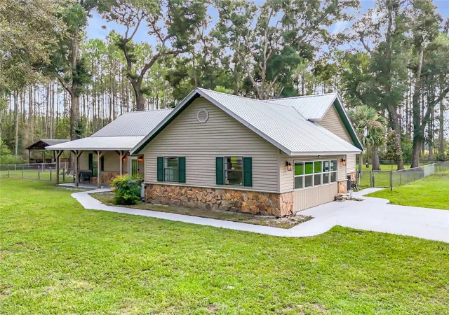 Photo 4 of Single family home for sale at 13851 NW 65th Avenue, Chiefland, FL 32626 | MLS# OM731814 | Listing updated on 2026-09-19