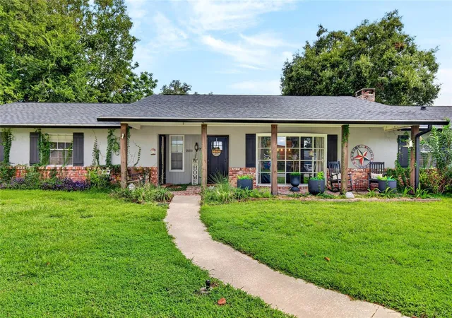 Photo 2 of Single family home for sale at 2150 Ne 8th Street, Ocala, FL 34470 | MLS# O6439671 | Listing updated on 2026-09-08