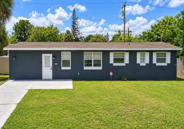 Photo 2 of Single family home for sale at 852 Derbyshire Rd, Daytona Beach, FL 32117 | MLS# P4939794 | Listing updated on 2026-10-05