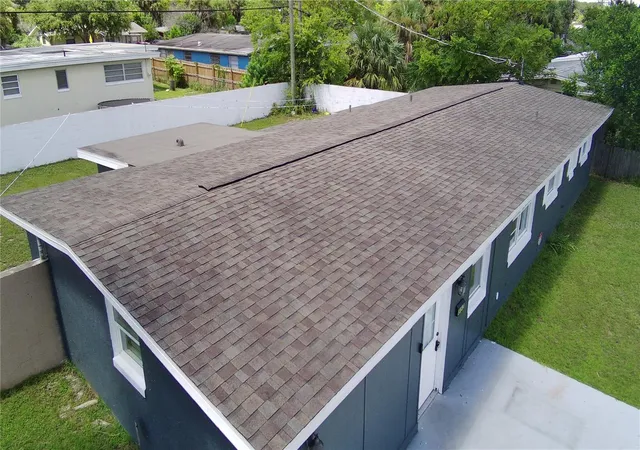 Photo 3 of Single family home for sale at 852 Derbyshire Rd, Daytona Beach, FL 32117 | MLS# P4939794 | Listing updated on 2026-10-05