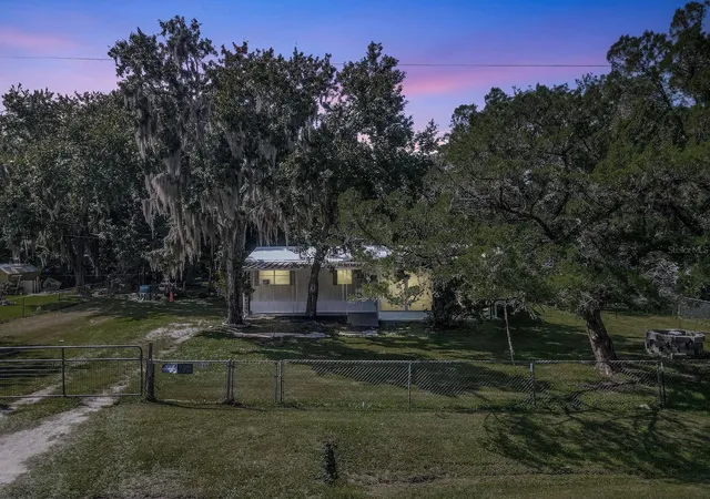 Photo 2 of Manufactured home for sale at 4946 Tuscaroa Ave, Saint Cloud, FL 34771 | MLS# S5157048 | Listing updated on 2026-09-14
