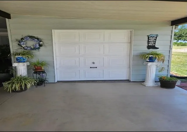 Photo 3 of Manufactured home for sale at 3511 Parway Rd #1160, Zellwood, FL 32798 | MLS# O6439692 | Listing updated on 2026-09-19